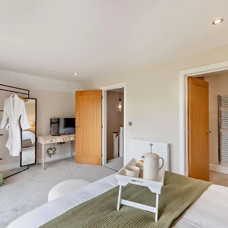 2 Bed In Oc-91822 Casa de Férias